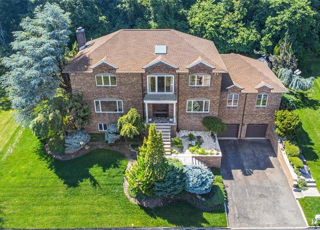 Property at 44 Columbus Ave, Totowa, NJ 07512, 5 beds, 4.5 baths