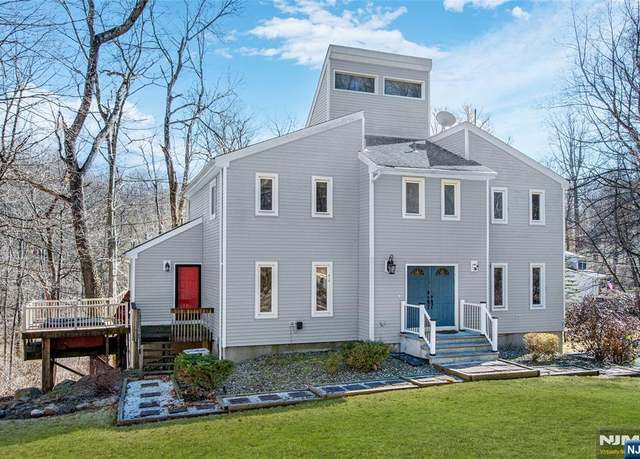Property at 255 Mountain Rd, Sparta, NJ 07871, 4 beds, 2.5 baths