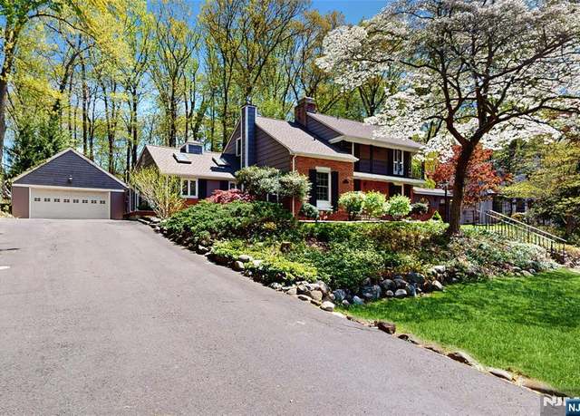 Property at 263 Standish Rd, Ridgewood, NJ 07450, 4 beds, 3 baths