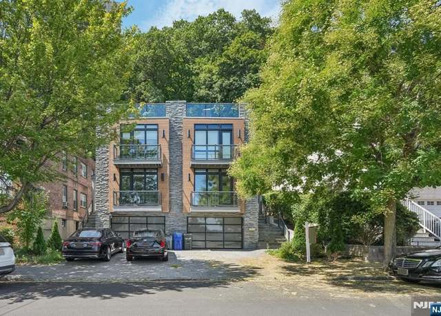 Property at 746 Undercliff Ave Unit A, Edgewater, NJ 07020, 3 beds, 3.5 baths