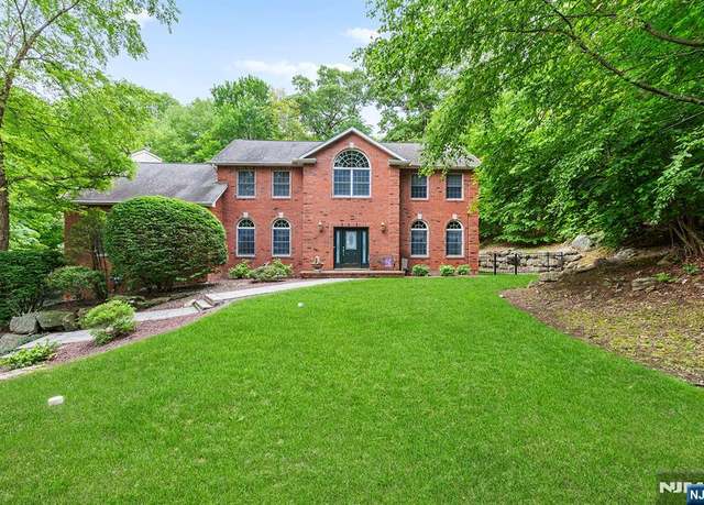 Property at 63 Glen Rd, Kinnelon Borough, NJ 07405, 5 beds, 3.5 baths