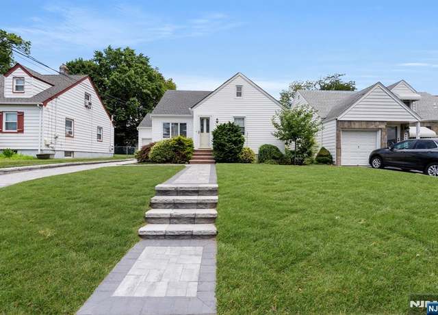 Property at 338 South Pkwy, Clifton, NJ 07014, 2 beds, 1 bath