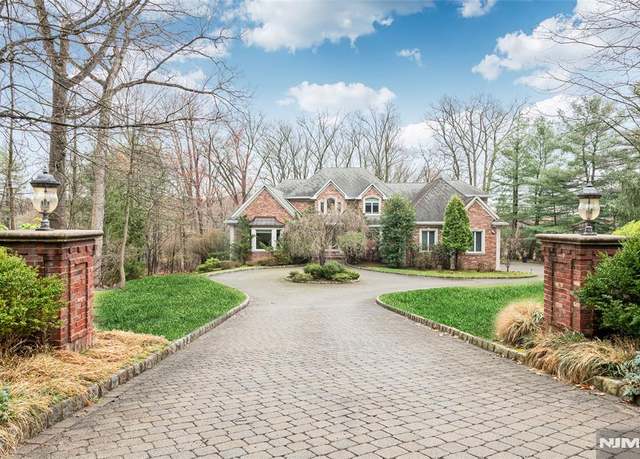 Property at 56 W Wildwood Rd, Saddle River, NJ 07458, 5 beds, 5 baths