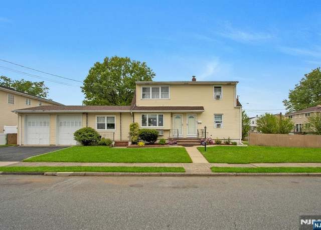 Property at 43 Franklin St, Elmwood Park, NJ 07407, 5 beds, 3 baths