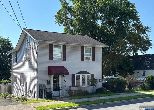 Property at 129 Maplewood Ave, Clifton, NJ 07013, 6 beds, 4 baths