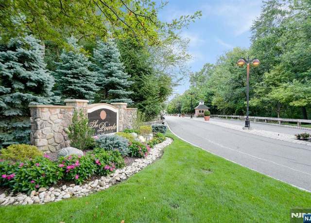 Property at 1202 Pointe Gate Dr, Livingston, NJ 07039, 2 beds, 2.5 baths