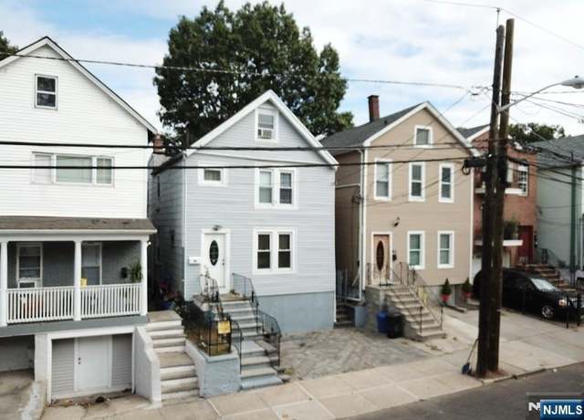 Property at 49 Bryant St, Newark, NJ 07104, 4 beds, 3 baths