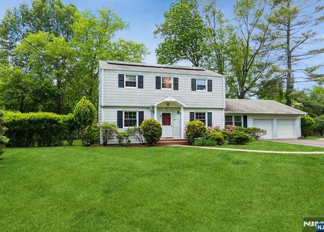 Property at 3 Tiffany Dr, Livingston, NJ 07039, 4 beds, 2.5 baths