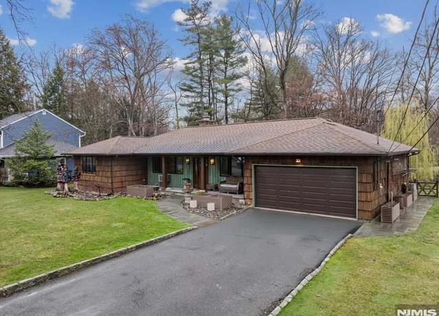 Property at 725 Howard Rd, Ridgewood, NJ 07450, 3 beds, 2.5 baths