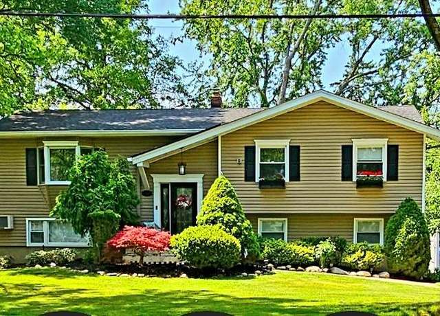 Property at 562 Beech Ln, Paramus, NJ 07652, 4 beds, 2.5 baths