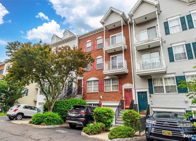 Property at 37 Krueger Ct, Newark, NJ 07103, 2 beds, 2.5 baths
