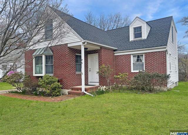 Property at 114 Brookside Ave, Cresskill, NJ 07626, 4 beds, 2 baths
