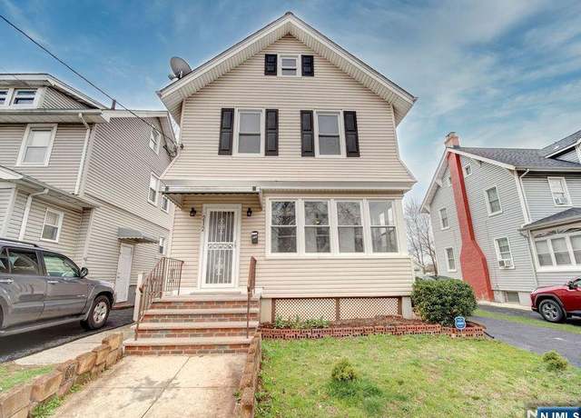 Property at 212 Thompson Ave, Roselle, NJ 07203, 3 beds, 1.5 baths