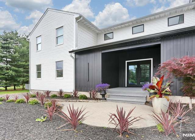 Property at 166 Ridgewood Rd, Twp Of Washington, NJ 07676, 4 beds, 4.5 baths