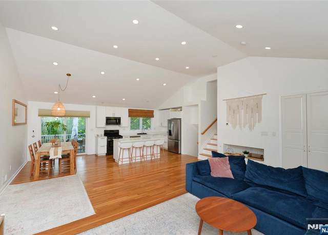 Property at 16-38 Mandon Pl, Fair Lawn, NJ 07410, 3 beds, 3 baths