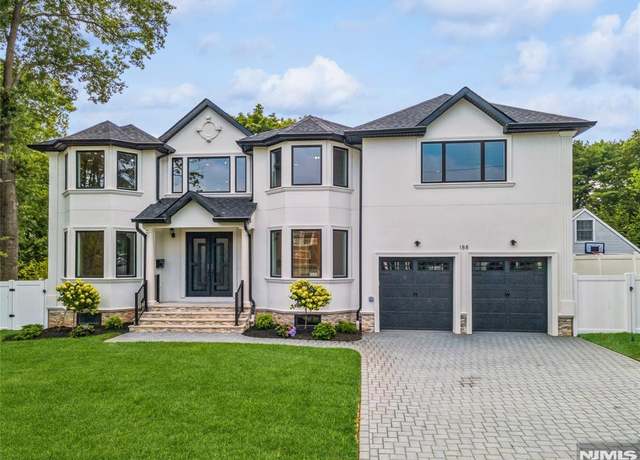 Property at 188 Hebberd Ave, Paramus, NJ 07652, 5 beds, 5.5 baths