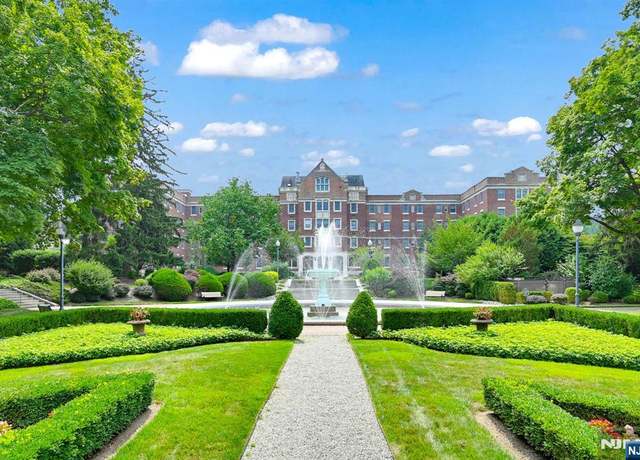 Property at 2404 Rio Vista Dr, Mahwah, NJ 07430, 1 bed, 1.5 baths
