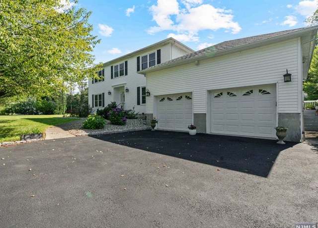 Property at 7 Southfield Dr, Wantage, NJ 07461, 4 beds, 2.5 baths