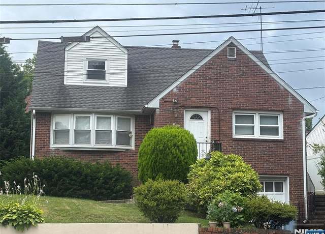Property at 375 Brook Ave, Passaic, NJ 07055, 4 beds, 2.5 baths