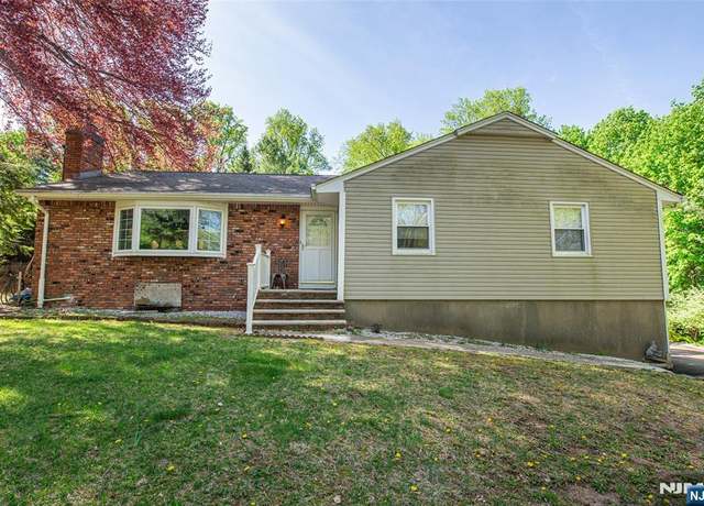 Property at 226 Miller Rd, Mahwah, NJ 07430, 3 beds, 2 baths