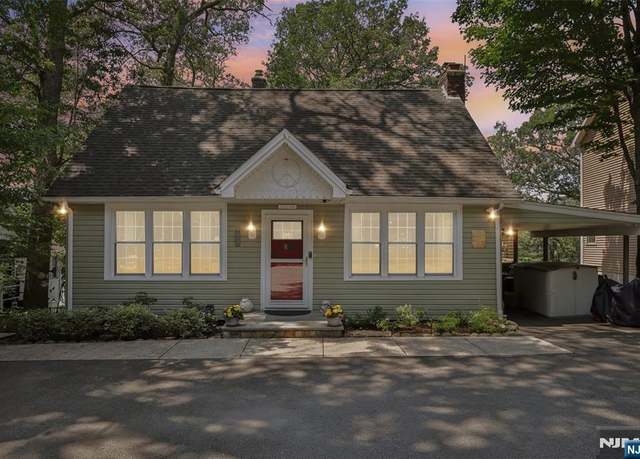 Property at 105 Upper Lakeview Ave, Ringwood, NJ 07456, 3 beds, 3 baths
