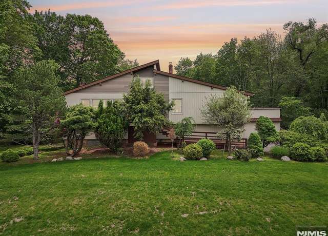 Property at 12 Lenape Trl, Upper Saddle River, NJ 07458, 4 beds, 3 baths