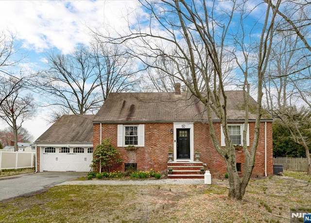 Property at 316 Tappan Rd, Norwood, NJ 07648, 4 beds, 2 baths