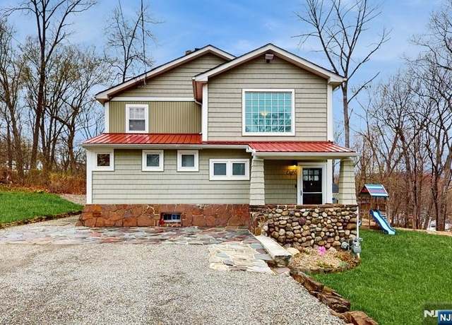 Property at 8 Bonnie Ln, Montville Township, NJ 07082, 3 beds, 2.5 baths