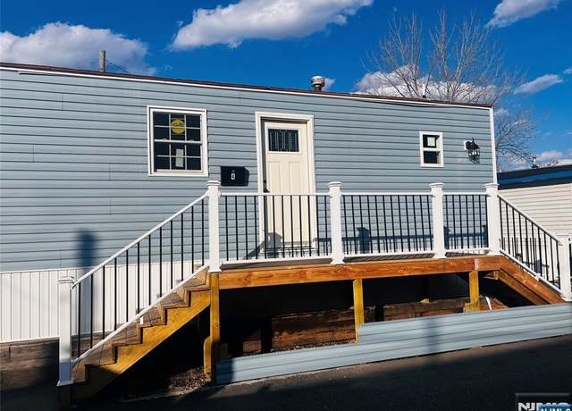 Property at 4 Metro Ave, Moonachie, NJ 07074, 2 beds, 1 bath