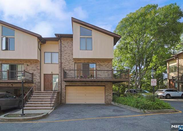 Property at 175 Fort Lee Rd #3, Leonia, NJ 07605, 3 beds, 3.5 baths