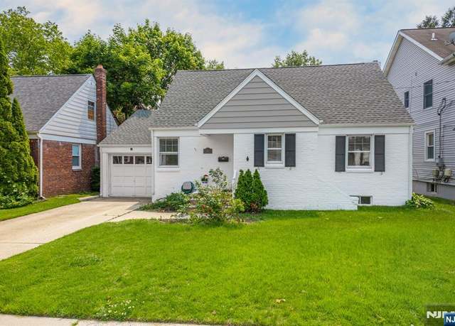 Property at 43 Peek St, Rochelle Park, NJ 07662, 2 beds, 1 bath