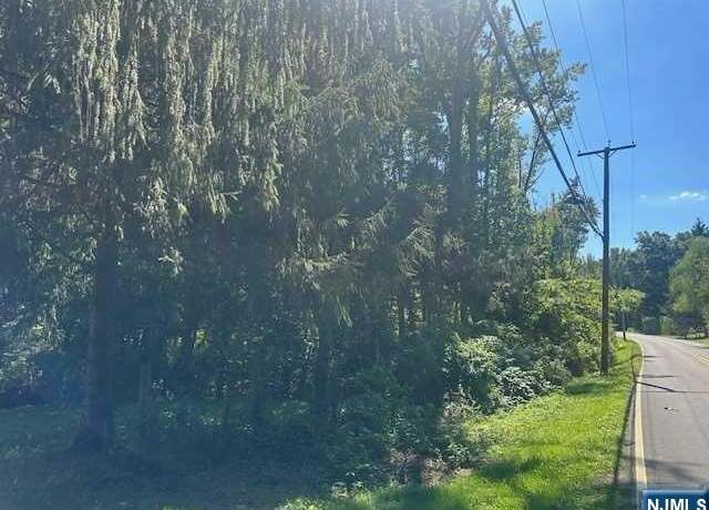 Property at 188 Gravel Hill Rd, Monroe, NJ 08831