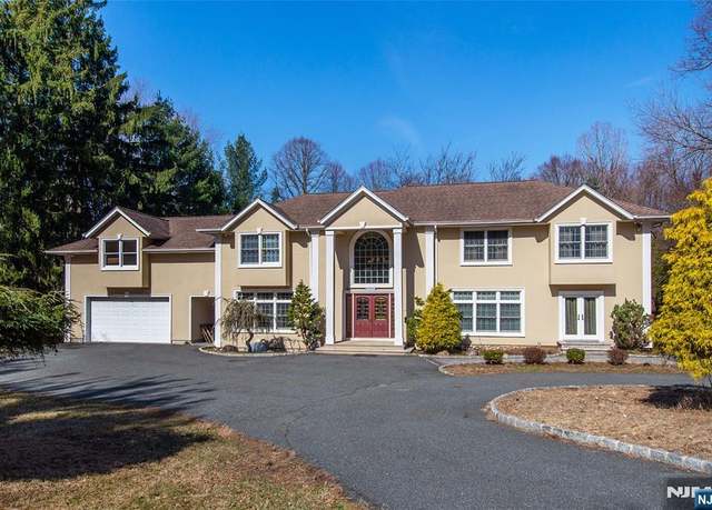 Property at 753 Ramapo Valley Rd, Oakland, NJ 07436, 6 beds, 3.5 baths