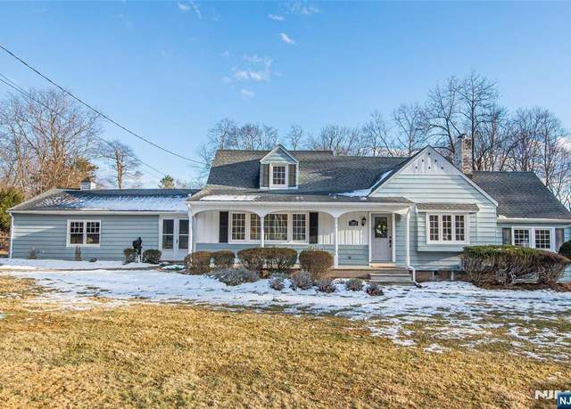 Property at 382 Sunset Blvd, Wyckoff, NJ 07481, 4 beds, 2 baths