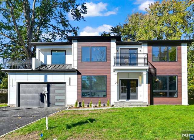 Property at 7 Boulderwood Dr, Livingston, NJ 07039, 6 beds, 6.5 baths