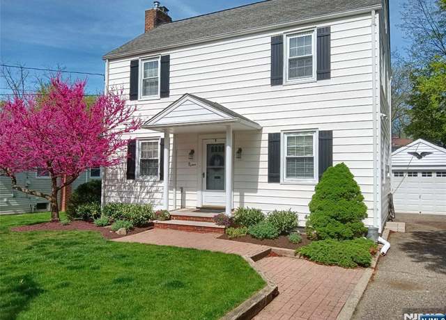 Property at 15 N Woods End Rd, West Orange, NJ 07052, 4 beds, 2 baths