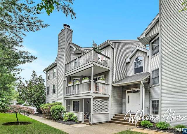 Property at 16 Quartz Ln, Paterson, NJ 07501, 2 beds, 2 baths