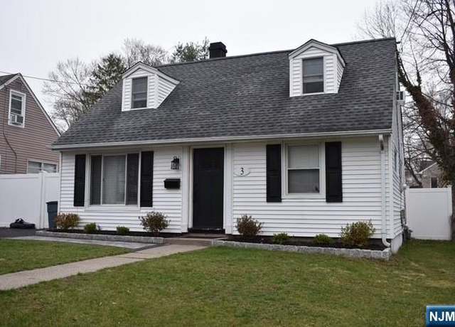 Property at 3 Emmett Pl, Waldwick, NJ 07463, 4 beds, 2 baths