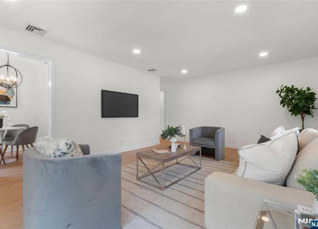 Property at 530 Broad Ave #2, Englewood, NJ 07631, 2 beds, 1 bath