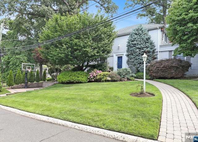 Property at 627 S Forest Dr, Teaneck, NJ 07666, 4 beds, 3.5 baths