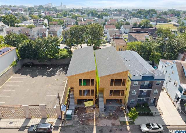 Property at 510 S 15th St, Newark, NJ 07103, 8 beds, 5 baths