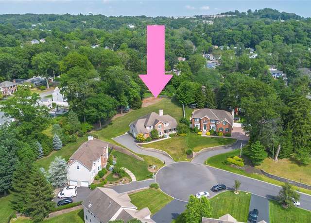 Property at 98 Grover Ln, West Caldwell, NJ 07006, 5 beds, 3.5 baths