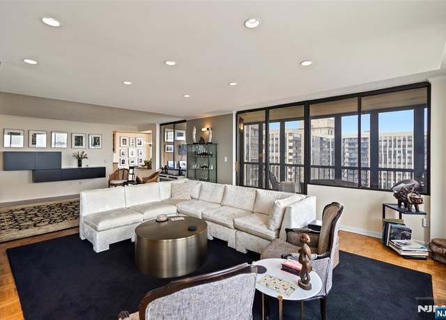 Property at 200 Winston Dr Unit C2808, Cliffside Park, NJ 07010, 3 beds, 2.5 baths