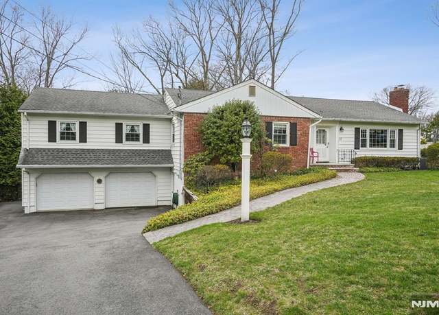 Property at 37 Brookwood Dr, Wayne, NJ 07470, 5 beds, 4 baths