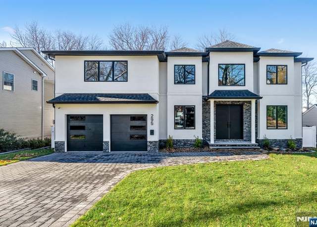 Property at 295 Haywood Dr, Paramus, NJ 07652, 6 beds, 6.5 baths
