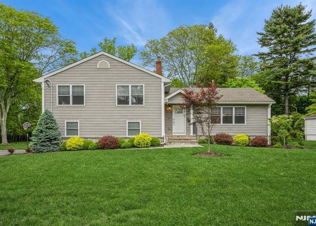 Property at 26 Shadowlawn Dr, Livingston, NJ 07039, 4 beds, 3 baths