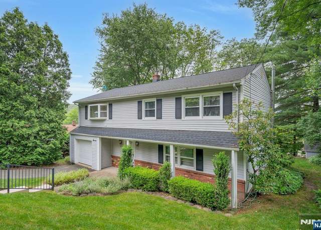 Property at 7 Lovell Dr, Wanaque, NJ 07465, 3 beds, 1.5 baths