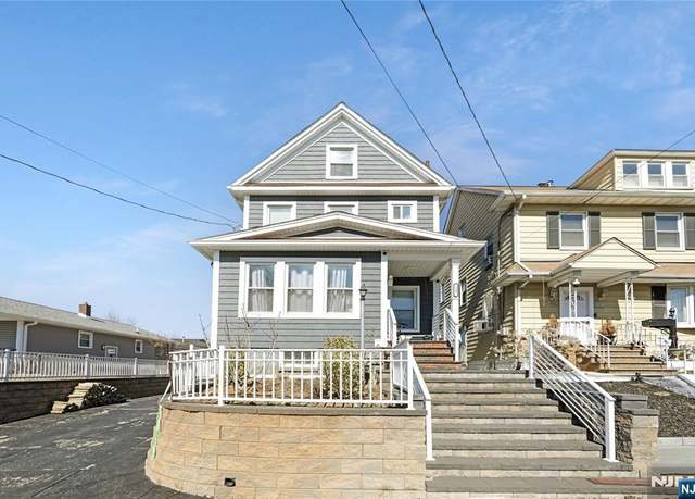 Property at 549 3rd Ave, Roselle, NJ 07203, 3 beds, 3.5 baths