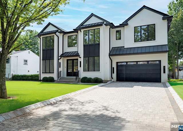 Property at 735 Bush Pl, Paramus, NJ 07652, 6 beds, 6.5 baths