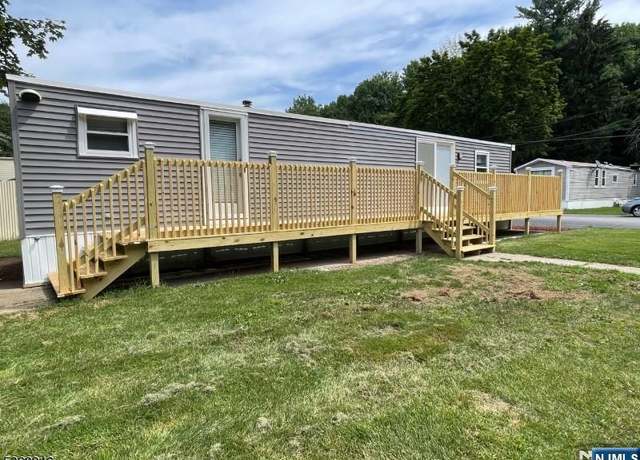 Property at 20 5th St, Wayne, NJ 07470, 2 beds, 1 bath